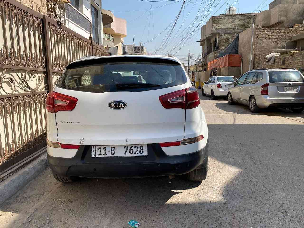 سياره سبورتاج ١٢ بغداد 
٤ ارقام الجديد  خليجي 
السعر ١٠٠$ 
صبغ عام.
 محرك  وتبريد فول  اما الكير  النمره الاخيره ماتنمر عندي    ونتفق عليه سياره مال جناي  وباسمي 
تحويل مباشر 
سونار موجود 
اي استفسار واتس اب 
*********** بغداد, العراق
