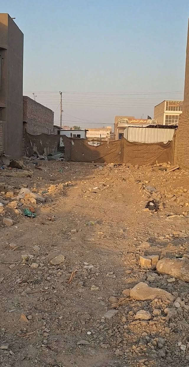 #250متر ملك صرف 

السلام عليكم اخواني الأعزاء

قطعه 250 متر ملك صرف 

خلف التجاري 

خلف مول سيد زيد 

على ساحة خضراء 
موقع جدا مرتب  منطقة كاملة البناء 
داخلتله المجاري 

للاستفسار أكثر ***********
