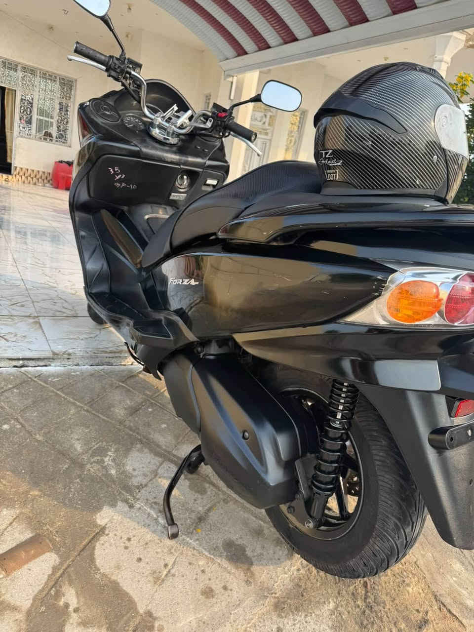 فورزا 010 عميه بلاد صاعده هزه وباقيه عاللوحه فقط معاملتها كامله للبيع
دراجه مكفوله من كلشي جاهزه للأخير مكينه مكفوله قايش مبدل جديد عليه ضمان ٦ اشهر ماي راديتر  جديد الماني اللتر ب ١٠ صارله اسبوع مبدله دهن امزويل صار سنه مامخلي غيره كله الأصلي تايرات ثنين جدد دبلات خلفيه قبل اسبوع بدلتهن الاصليات فلتر الشوته مبدل قبل اسبوع ايضاً كهربائيات جاهزه ماملعوب بضفيرتها لايت زنون الاصلي ابو ٩٠ الف والدراجه شرط انطي بيها ضمان اسبوع كامل فحص وين متريد اخذها افحصها جاهزه من كلشي شرط سنه صارلها عندي مامخليلها بانزين عادي بس بوقت الازمه
السعر مليون وربع وبيها مجال للشراي  رقم الهاتف ‭

‭***********‬
