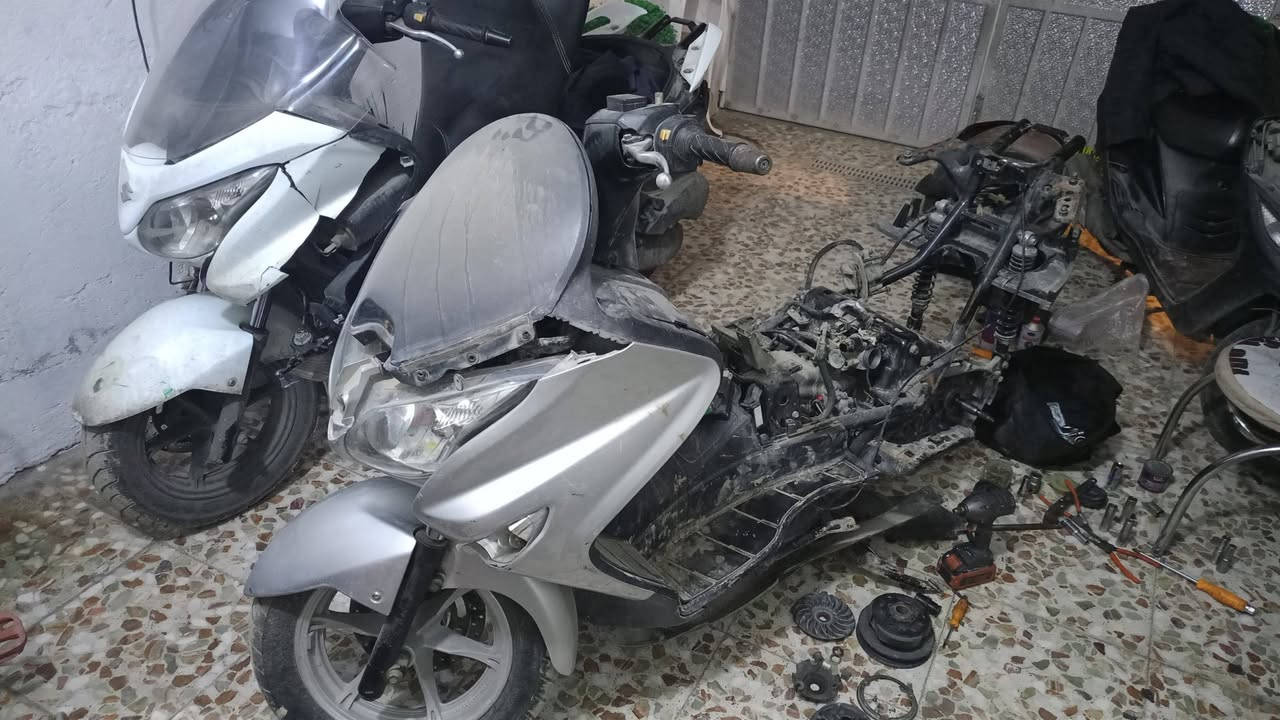 suzuki burgman 200
السلام عليكم الي يريد قطع غيار مال سازوكي بوركمان 200 موجود تفصيخ موجود واتساب او اتصال 

***********
