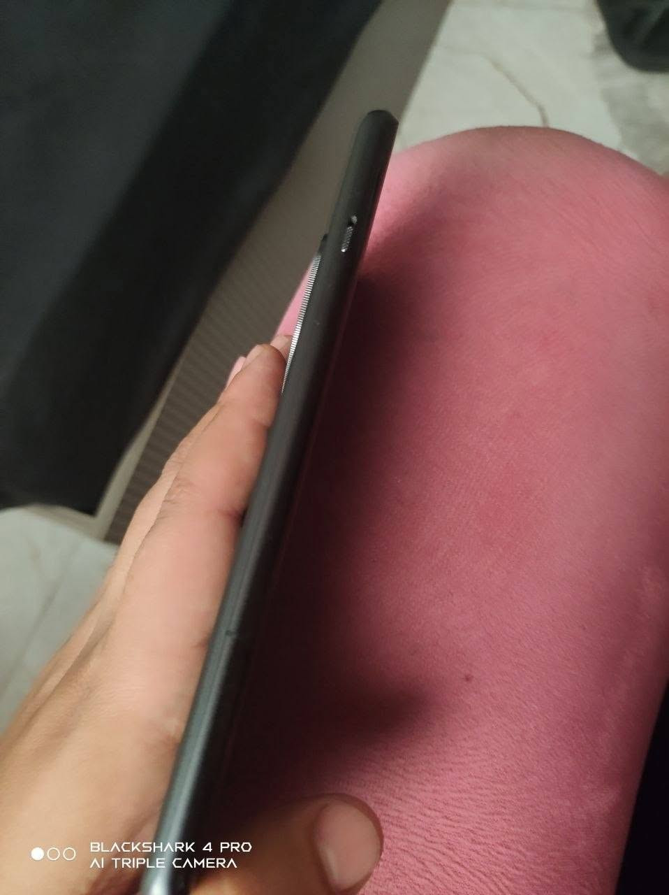 السلام عليكم one plus 12R ذاكرة 256/16 بطارية 97 جهاز اخو جديد زلغ مابي السعرر450 مكاني بغداد الشعب

نص مكتوب في الصور:
- BLACKSHARK 4 PRO AI TRIPLE CAMERA