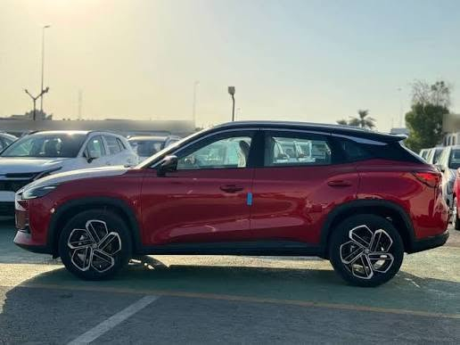 MG One Luxury 2024 🖤
رقم بغداد الجديد ورقمة حلو 

اعلى فئة بالمواصفات ❤️
المحرك: 1.5 لتر تيربو، 4 سلندر 
القوة: 181 حصان.
العزم: 285 نيوتن
تسارع من 0-100 (8) ثواني 

جنوط ألمنيوم 19 إنش (إطارات 225/50 R19).
كاميرا 360°.
مثبت سرعة متكيف (ACC).
المحافظة على المسار (LKA).
مراقبة النقطة العمياء.
تحذير حركة المرور الخلفية.
6 وسائد هوائية.
شاشة عدادات رقمية 12.3 بوصة.
شاشة ترفيه 12.3 بوصة.
Apple CarPlay وAndroid Auto.
شاحن لاسلكي للهاتف.
سقف بانورامي، حساسات مطر، ومرايا كهربائية قابلة للطي.
السعر 165 $
***********
