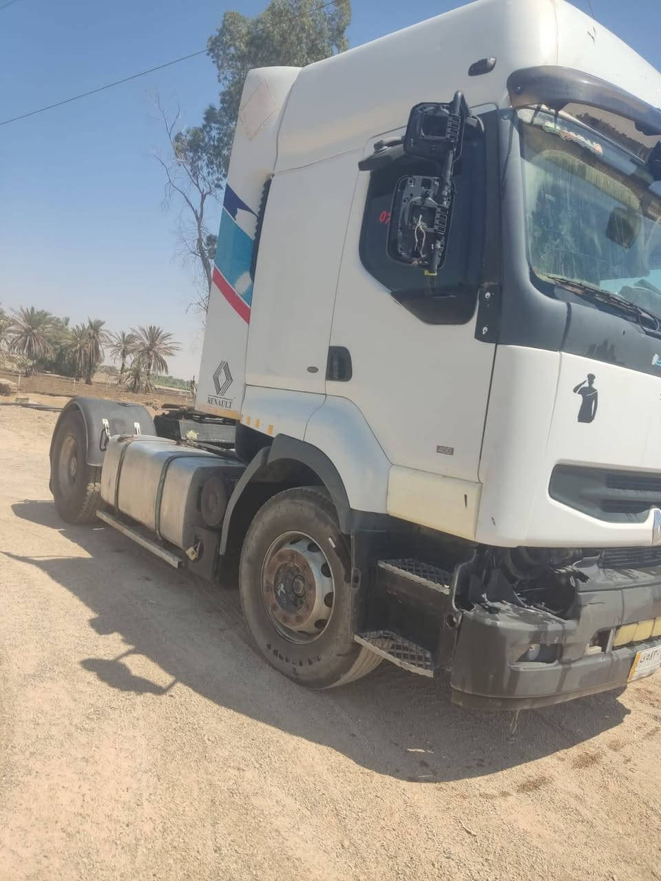 سلام عليكم البيع رينو بم و نوزل بلادي حجم 400 موديل 2000 رقم واصط كفاله عامه  محرك كير اكسل شاصي تخم تاير عايزها بس دعاميه   المكان صلاح الدين سامراء اتصال ***********
