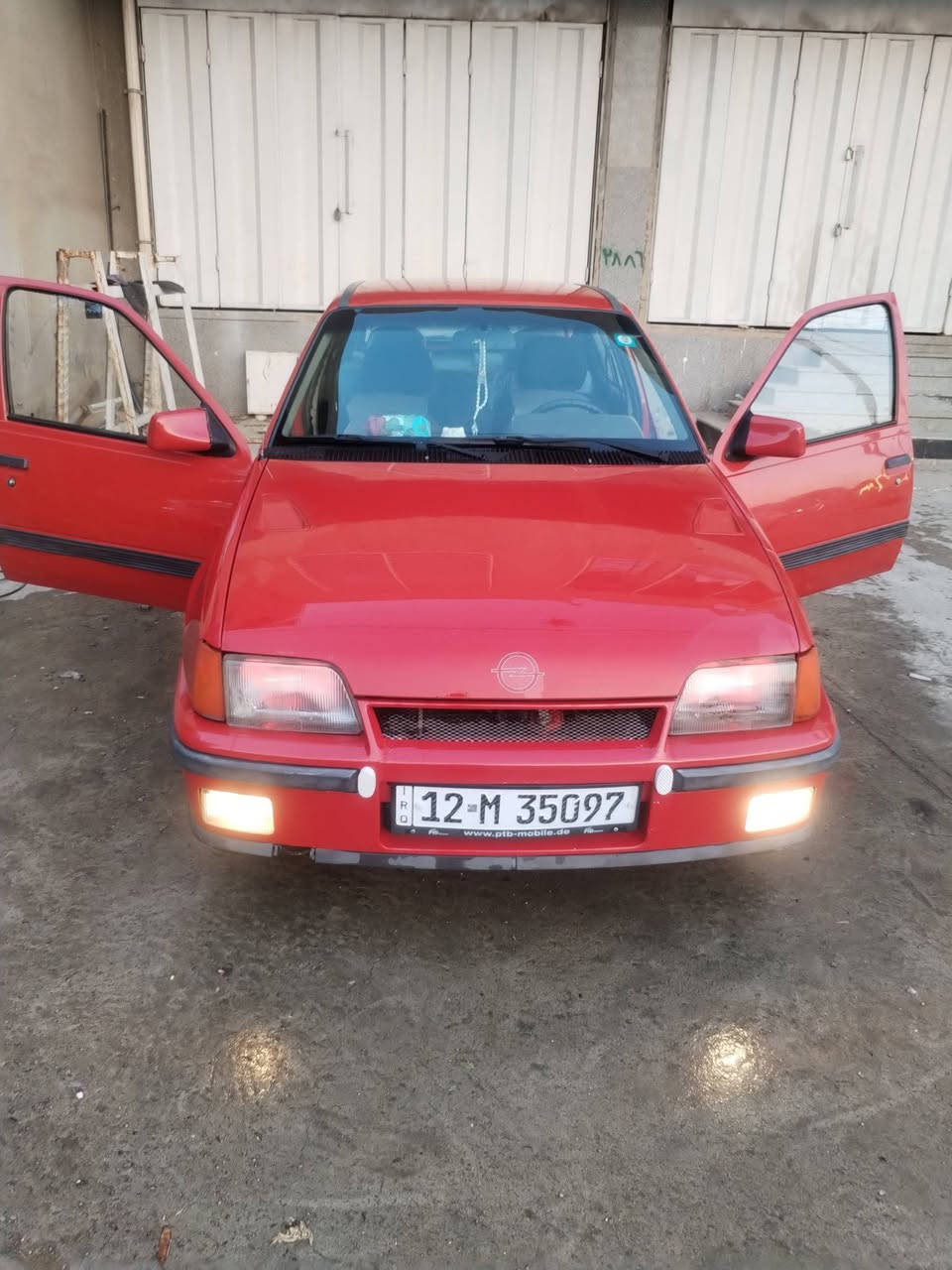 اوبل كاديت للبيع
موديل 1989

كير عادي

محرك 16

سيارة خير من الله وجاهزه

السيارة بدون صبغ فقط الدواير خلفي مصلح 

سعر 33 بيها مجال

***********

***********
