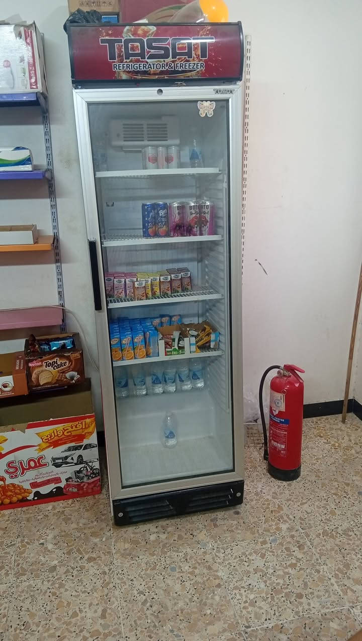 يوجد براد للبيع السعر 300الف وبي مجال ***********

