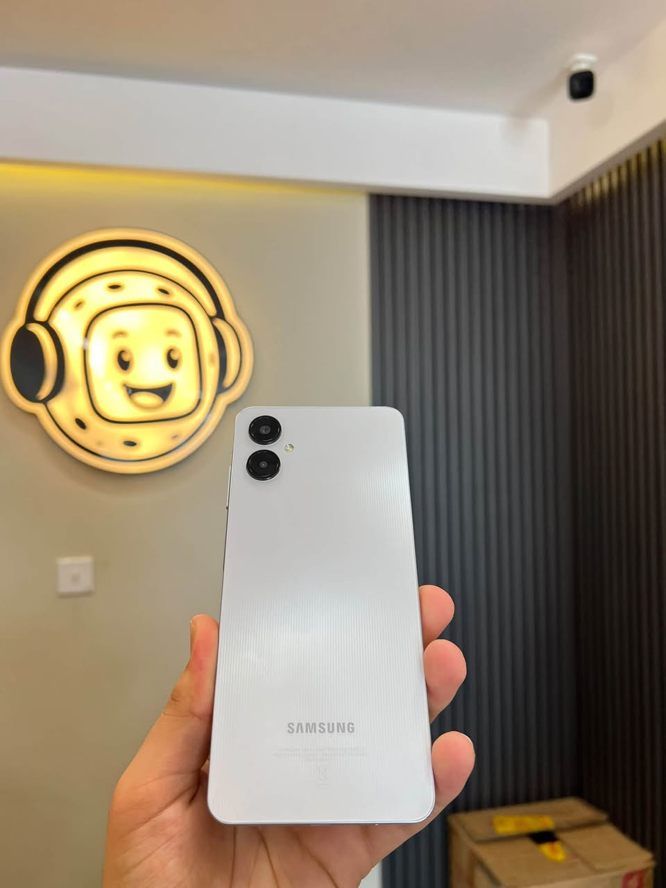 Samsung A06  5G
بسعر 159 الف فقط مع كامل ملحقات 😍

مستعمل اسبوع فقط 🔥

الذاكرة 128GB

رام 4GB

البطارية 5000 مللي أمبير 

بصمة جانبية 

تردد الشاشة 90Hz

جهاز كلش حلو ونظيف ❤️‍🔥

المكان موصل 

حي الميثاق قرب مسجد العدل 

للاستفسار 

***********
