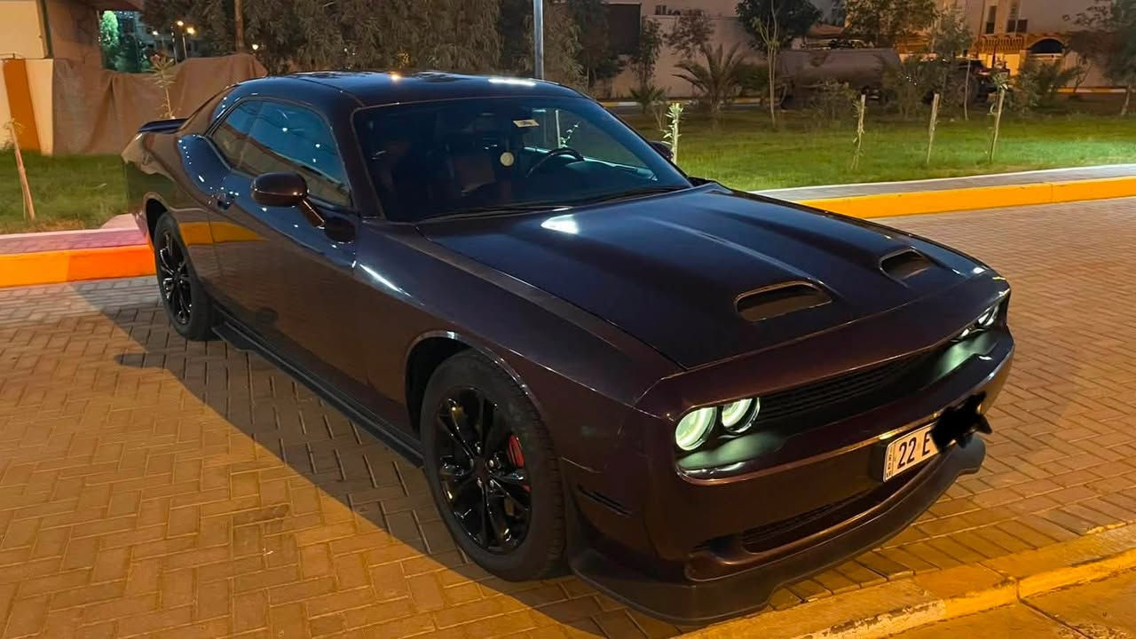 جالنجر لون بنفسجي
SXT 2020
رقم اربيل ماشية 120 كيلو 

وارد امريكي ضررها جاملغ ايمن و بنيد مبدلات و مصبوغات مع الدعامية الامامية و الخلفية، بيها بارد بسيط جاملغ اليمين الخلفي، الدواخل (الايرباك) كله سليم و صور الحادث موجودة،
 
مواصفاتها: مقاعد جلد تبريد و تدفئة و مقعد السائق كهربائي، شاشة كبيرة
مكان السيارة - البصرة
***********
***********
السعر : 188 $
