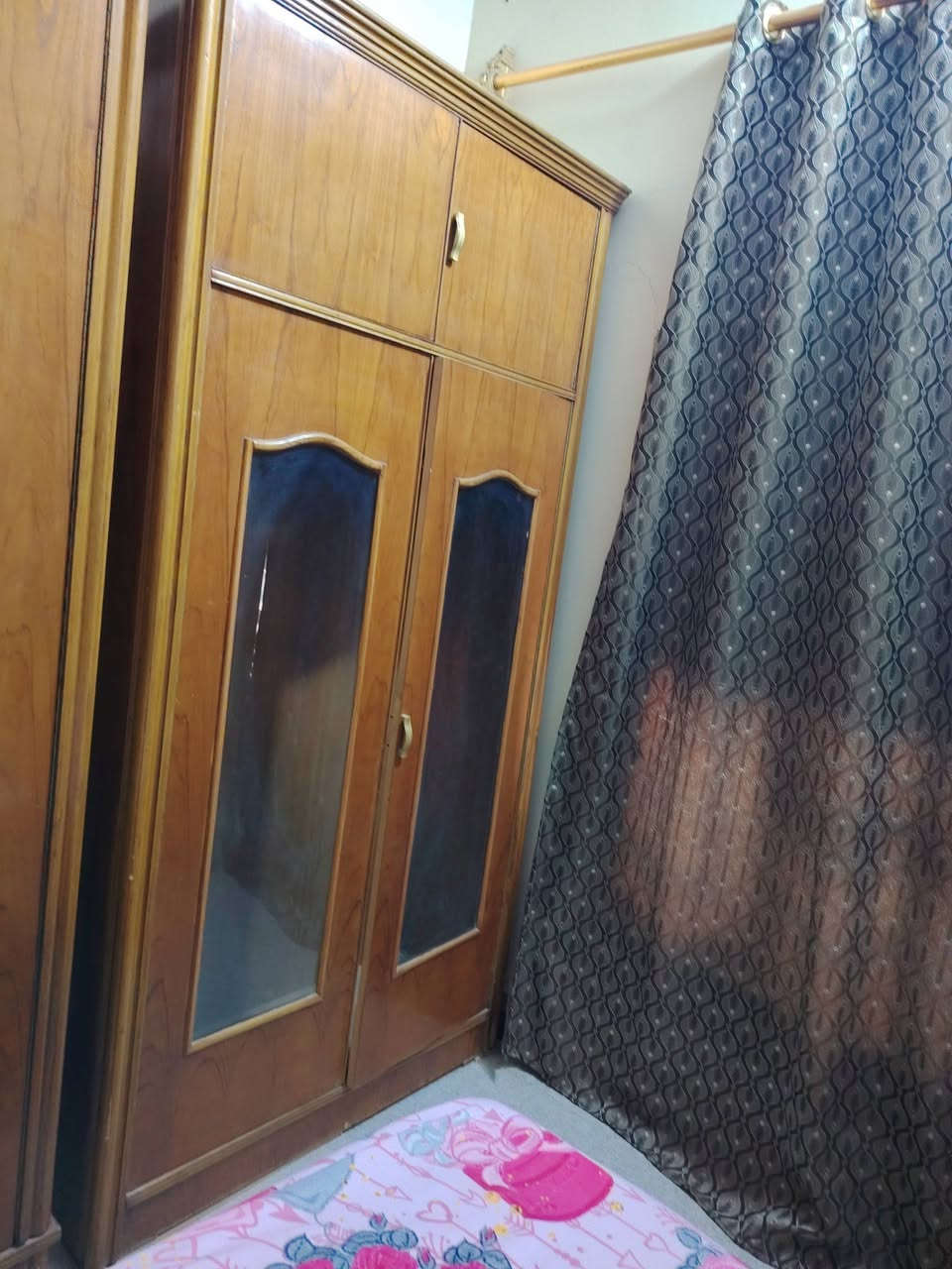 غرفه نوم للبيع السعر 700تسكام نظيفه كلش
***********
