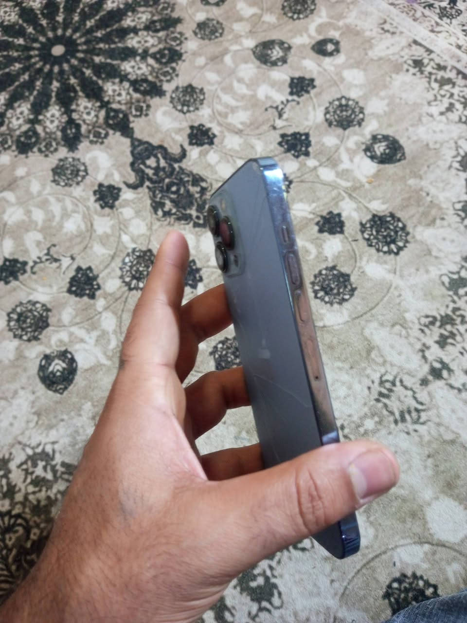 13برو ماكس ماتشتغل بيها شريحه كارتونه موجود وبيه فطور بشاشه وضهر ب300قفل مكان بصره زبير ***********
