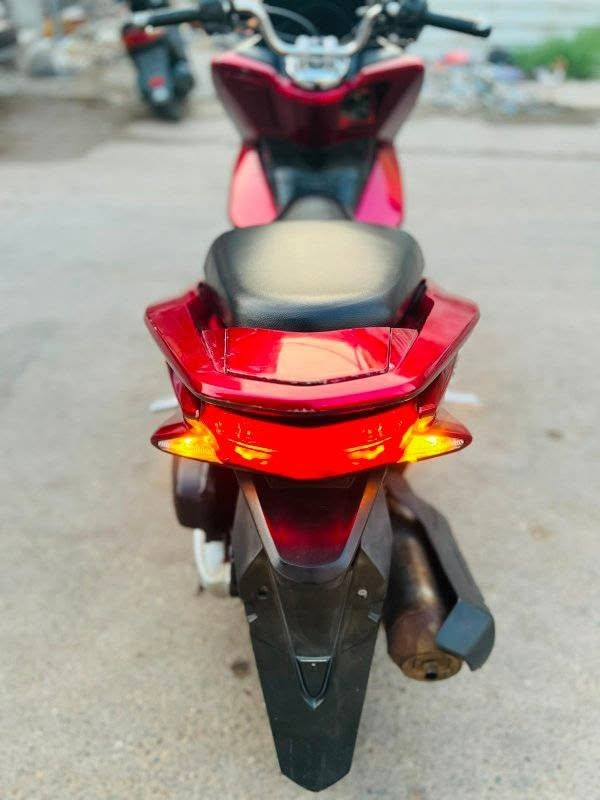 السلام عليكم pcx ياباني لأصلي مكينه 150 دراجه مكفوله كفاله عامه حساس ازدحام حساس استان كله شغال ماشيه 35 حقيقي داجه تتعب تكول جديده مال جناي السعر مليون 650 وبيه مجال بصيط العنوان بغداد  الهاتف*********** اتصل وبيك خير ودلل
