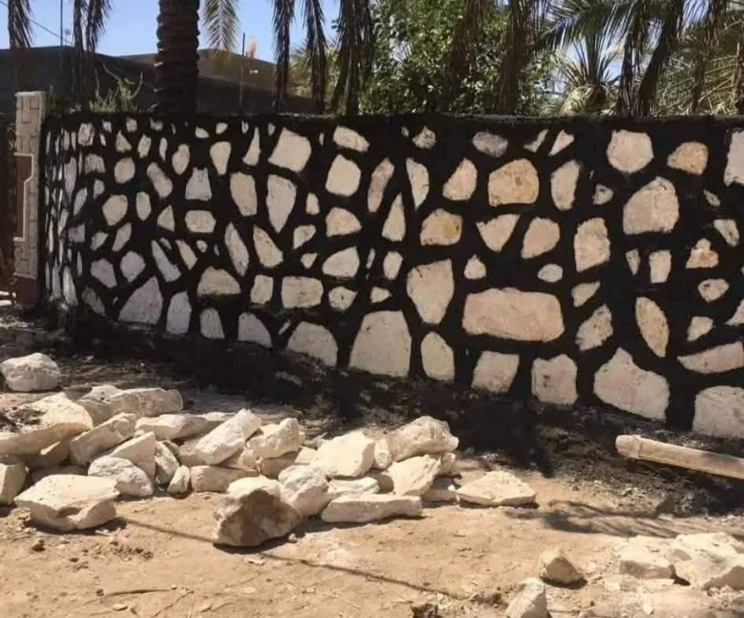 سلام عليكم اخوكم ابو محمد لبناء الحجر شغل كافه الأعمال الحره شغل حجر ممرات واسيجه ونافورات وبيوت ***********
