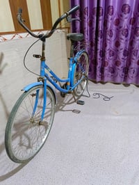 بايسكل أزرق • قابل تفاوض • واتساب