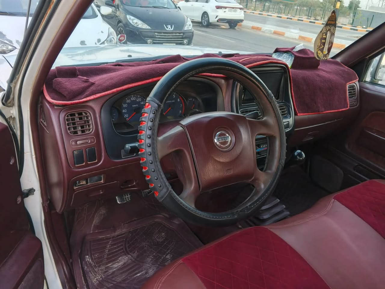 بيكب نيسان موديل 2009 بيه صبغ باب وجاملغ بدون دواخل محرك كير جديد السعر 105. مع المجال  ىترهم امراوس بسيارة احدث منه اتواصل على رقم ***********
