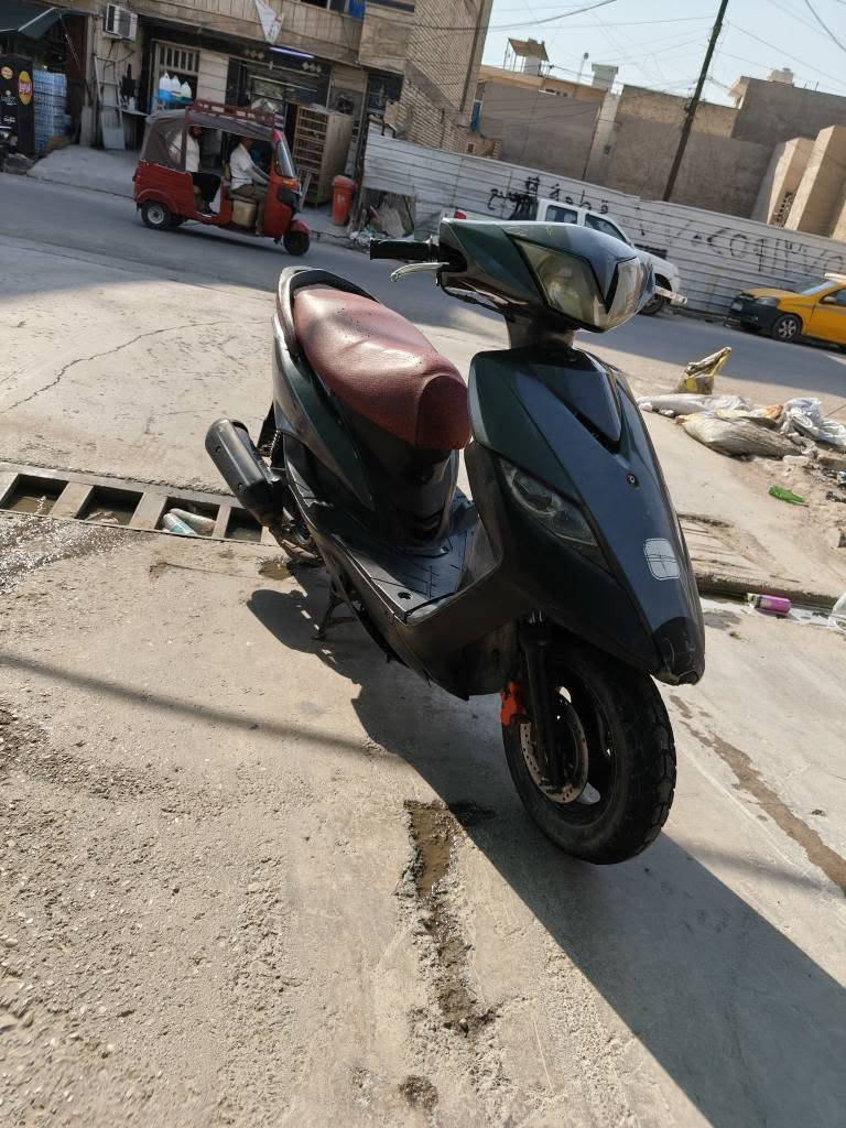 سلام عليكم دراجه ماكس ثعلب سرعه ١٤٠ دراجه نكره سلف وهندر بكل وقت محرك لانضوح لاتبخير لاتنقيص كهرباءيات كلها شغاله لايت عالي ناصي كيج بانزين دشبول اشاير يمنه ويسره دبل اشاره سكنات كله شغال تايرات جدد دبلات شغاله بريكات خلفي وامامي بلمكان قفل جنطه قفل ستيرن كله شغال دوشمه  كفرات بلاديه مختمه دراجه خير من الله  جيب فيتر وياك وفحص يلله تاخذها مكفوله من سرقه تاخذها من البيت وسويلك مكاتبه مكاني بغداد البلديات رايدها ب٣٧٥ وبيها مجال حق اجيه لتواصل واتساب او اتصال *********** بغداد, العراق
