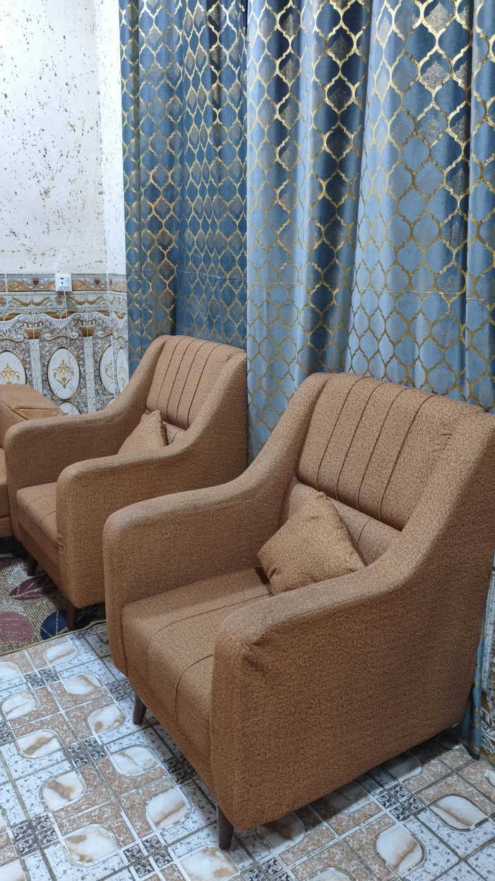 للبيع
تخم شغل عراقي مستخدم قليل
11مقعد
مكاني الزعفرانيه الوليد 
السعر ٤٥٠ وبي مجال بسيط 
للتواصل ***********
