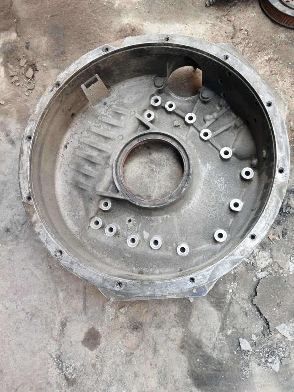 السلام عليكم غراض مكينة داف تفصيخ للبيع 

انجكترات كاملة مع نوزل مع بوري مفحوصات كاملات 
بور ستيرن 
واتر بم مي  
فلاوين و فنديشن 
سوبر 
سلف
 و مكان فلتر دهن و فلتر كاز و براد دهن هو تفرعاته
 قبق جانبي مال دهن متوفر الغراض نظيفة و جديد

 الي رايد يشتري  يتصل على الرقم ***********
