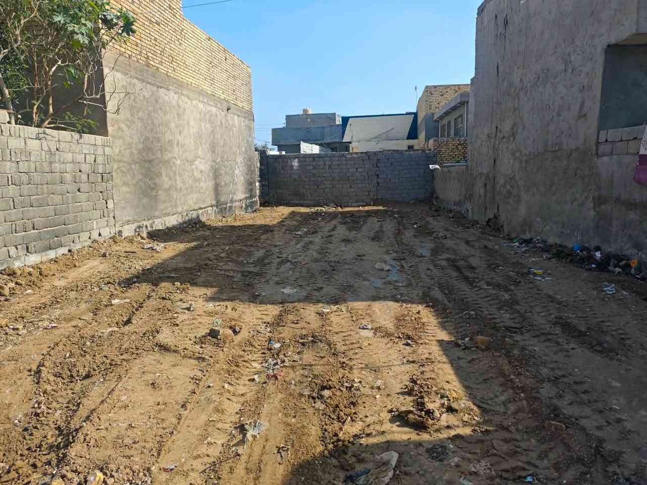 سلام عليكم قطعة للبيع مساحته 175متر طابو زراعي سند 25الواجه 9والنزال 20 موجوده كافت خدمات من ماء وكهرباء وشارعه عرضه 8متر 
العنوان حله شارع 80خلف بانزين خانه مال اضواء بابل رابع فرع   

ترهم امراوس او بيع على شكل اقساط

لاستفسار اكثىر او مراجعت مكتب بهاء الجشعمي العنوان حله شارع 100قرب جسر المشاه 
او لاتصال على الرقم التالي 
***********
