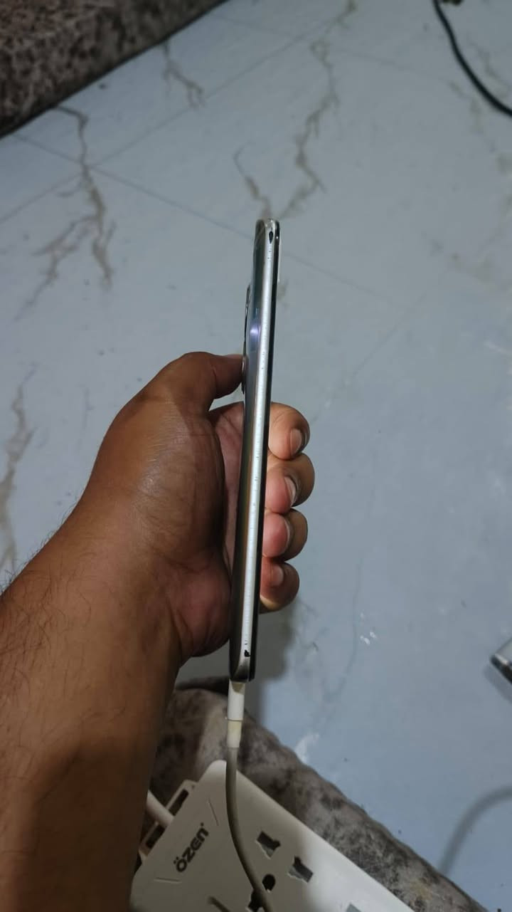 هونر x7 مبدل شاشة اصليه وكاله ب٩٠ وبيه مجال شي بسيط مكاني الفلوجة تواصل عالرقم ***********
