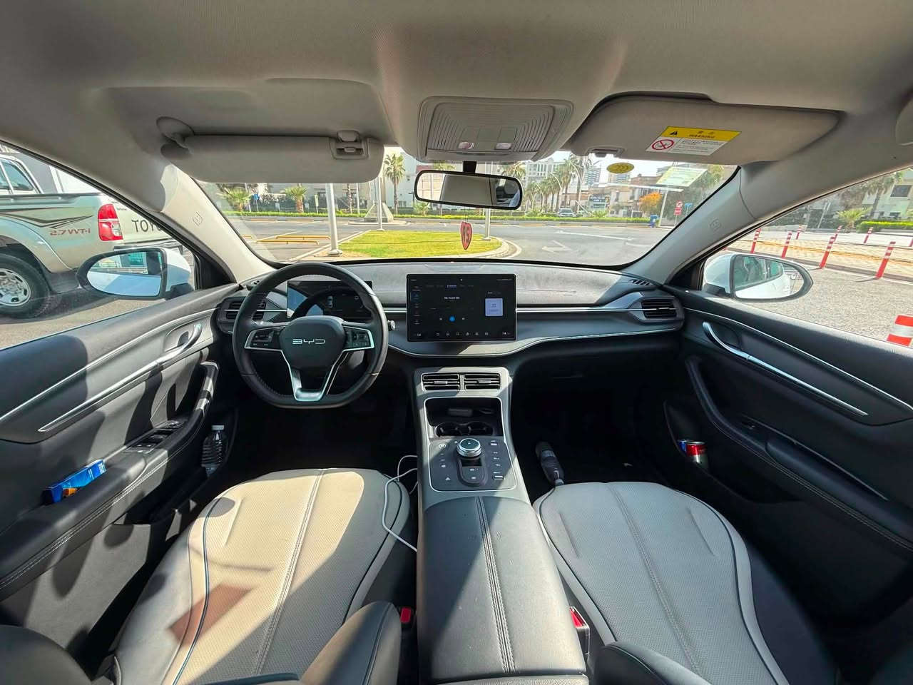 🚘 BYD destroyer 05| بۆ فرۆشتن 2025 🚘
17000km کیلۆمەتر ڕۆیشتووە

سەیارەکە زۆر جوان و خاوێنە وەک و خۆی ماوەتەوە

هیچ دەعم و پارچە بۆیاخێکی نییە

تةنها کەمیک  شوخت یان قنجێک لە سەیارەی رۆشتوو هەر هەیە 

گاعی،، حەریق، جانتای هەوا و پەنچەری لەگەڵدایە

بە یەک تانکی، تا 1200کیلۆمەتر دەڕوات

ڕەقەمی سلێمانی کراوە 

💰 نرخ138$ مةجاليكى برایانە 

ناونيشان اربيل 

***********
