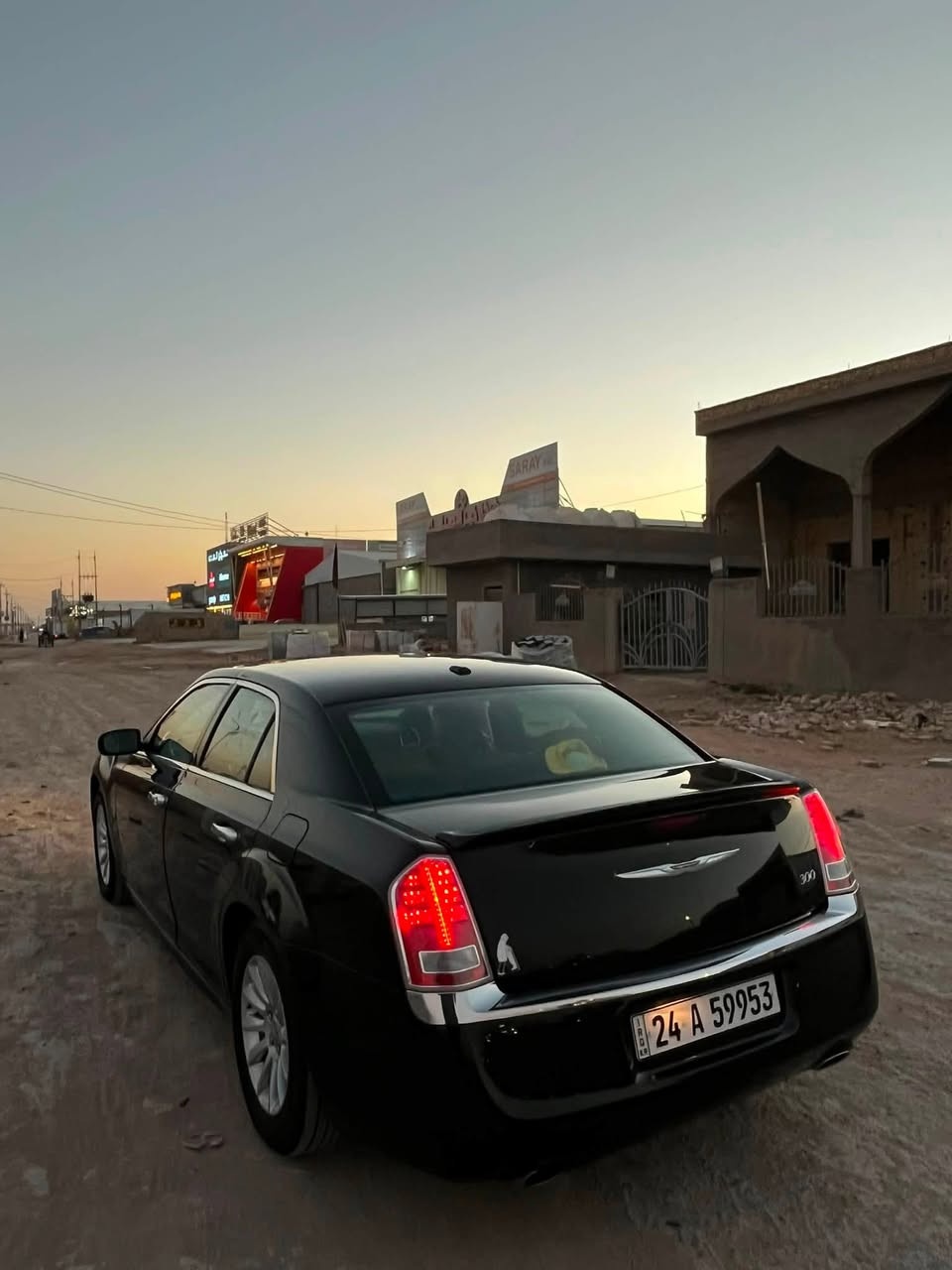 كرايسلر اوباما ٢٠١٢
مواصفات ليمتد فول ما عده فتحه 
كشنات جلد بيجي 
كير طياره + شاشه كبيره 
رقم دهوك 
السياره داخل كلين للعراق بيه صبغ بل باب خلف السدر قليل كلش 
مكاني ديوانيه 
السعر ١٥٥وبيه مجال بسيط 
***********

