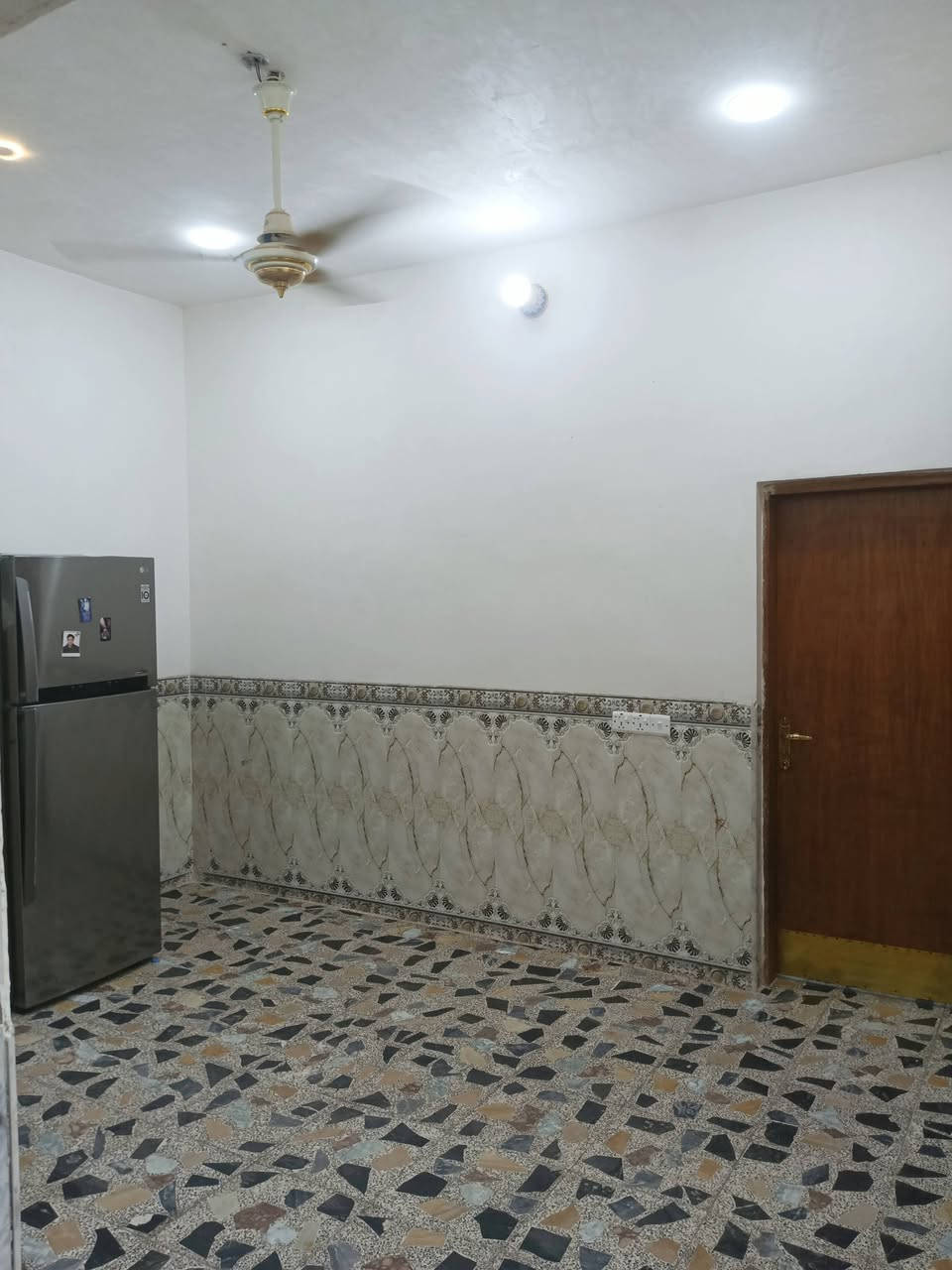 بيت للبيع خلف كلية التربية المساحة 75 غرفة صاله استقبال مطبخ وصحيات داخلية وخارجية بناء حديث للاستفسار مراجعة مكتب عقارات المصطفى شارع الخطاطين مجاور سوق الذهب
بيت للبيع خلف كلية التربية المساحة 75 غرفة صاله استقبال مطبخ وصحيات داخلية وخارجية بناء حديث للاستفسار مراجعة مكتب عقارات المصطفى شارع الخطاطين مجاور سوق الذهب 

***********
***********
