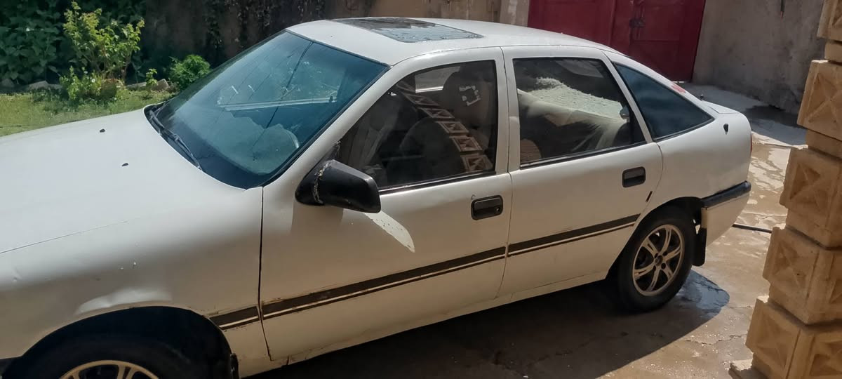 سلام عليكم هذا فكترا موديل 1991 حجم 18 فقط سقف مبدله سعرها 26 رقم ***********
