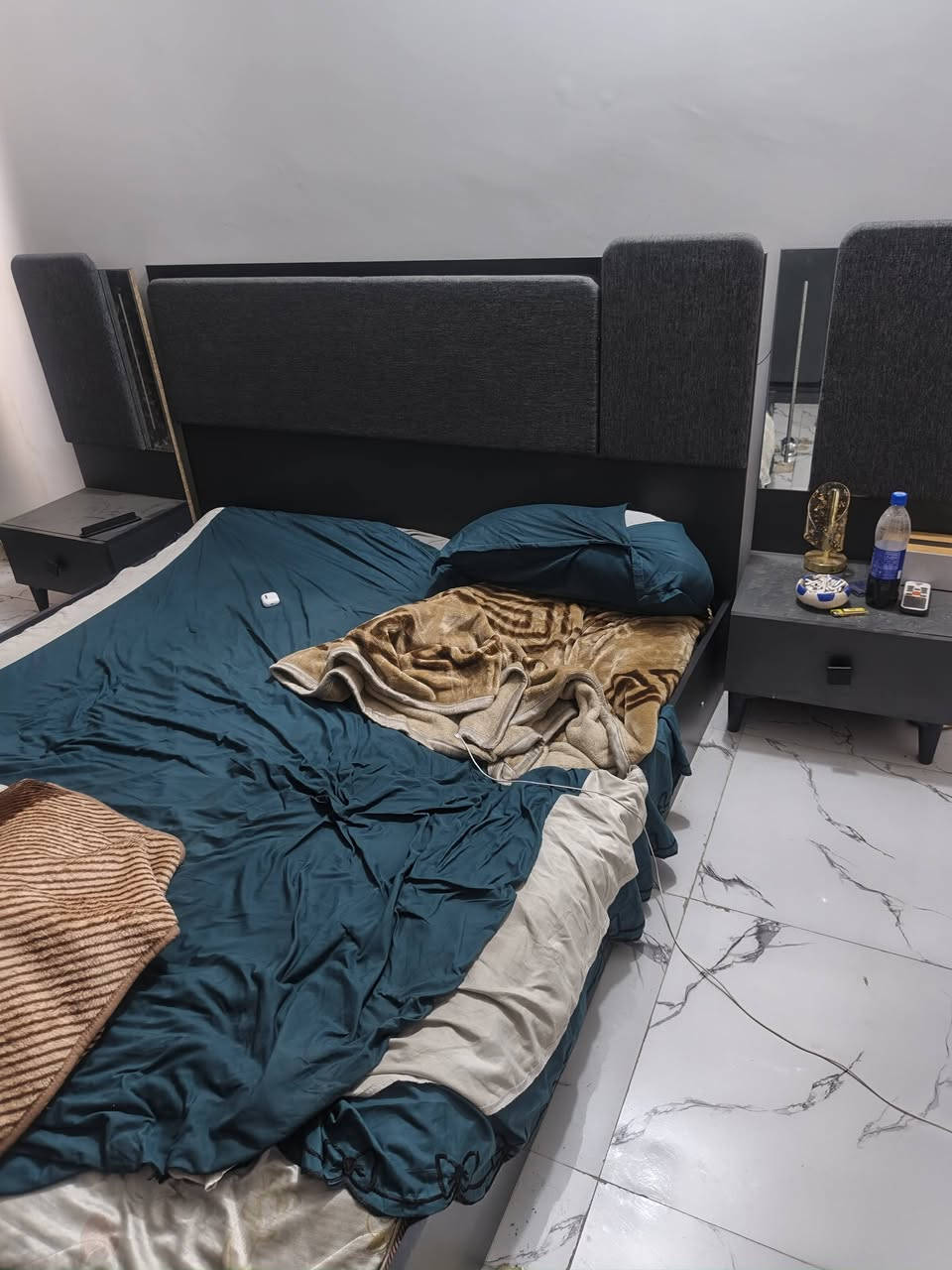 غرفه خمس قطع تركيه ام النشره مستعجل عدم تفريغ المكان 350 بغداد بلديات ***********
