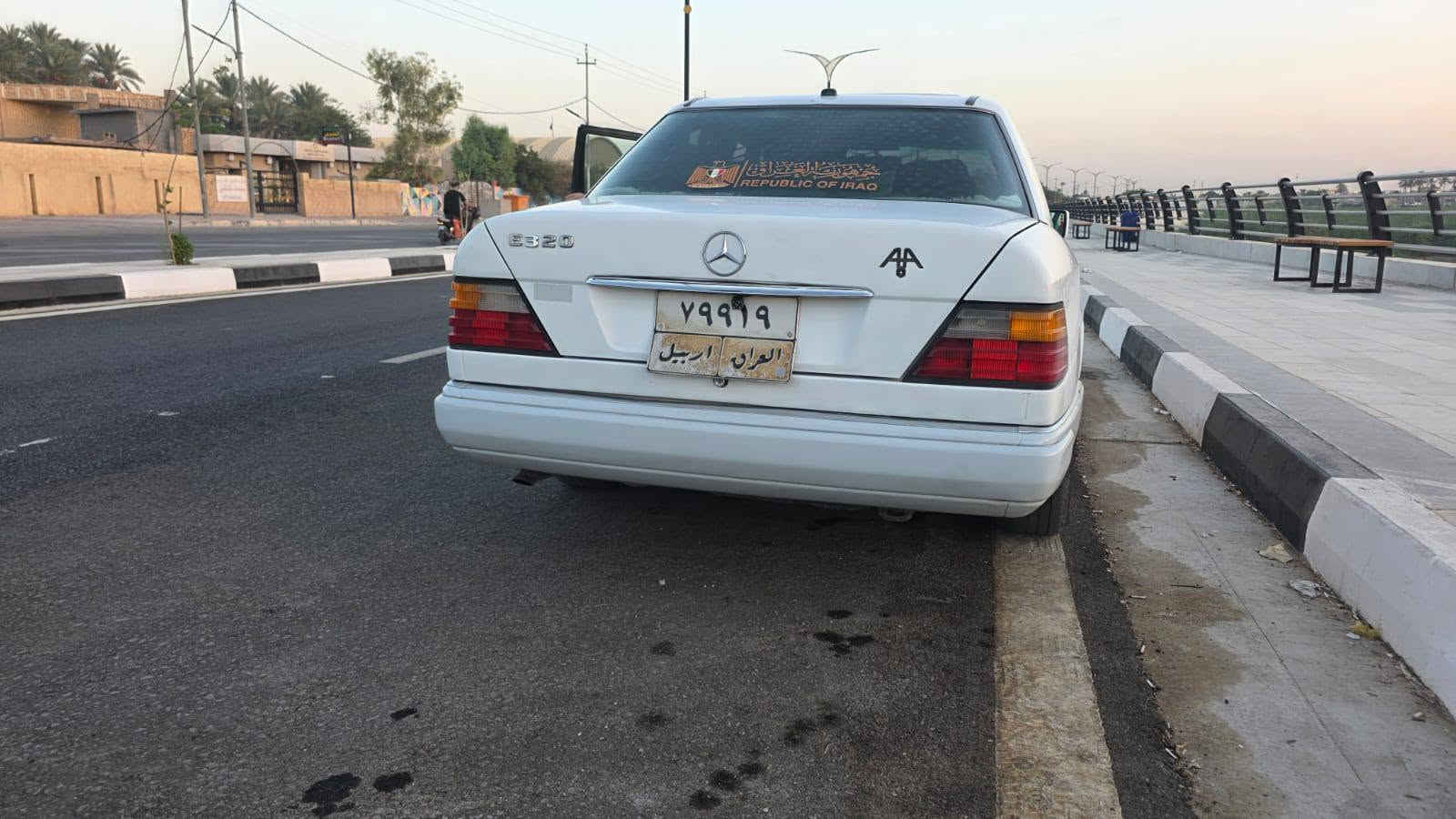 سلام عليكم من رخصت الادمن مارسيدس بيبي موديل 93 حجم 320 قواعد دبلات كفاله براكيت كفاله محرك ياباني صبغ حزام كفاله من الضربه والخياس فتحه ٤جام كهرباء جاهزه للأخير السعر ٧٨ مجالها بسيط ***********
