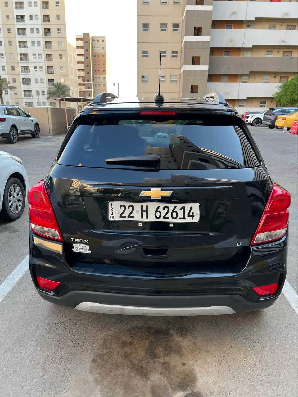 اقره المنشور زين يله تتصل
شوفرليت تراكس 2019 مواصفات LT
محرك 1.4 توربو 
ماشيه ٩١ الف ميل
بدون حادث سرقة قطعتين بنيد وجاملخ ايمن 
البنيد يحتاج اعادة صبغ وبيها ملاحضات بسيطة 
وصارت بيدي بيها طخه بالباب الخلفي الايمن
صدرها الامامي يحتاج ادامه 
والسنويه باسمي بس منتهيه
رقمها اربيل ثاني يوم احولك
سعرها ٨٤ ورقة 
*********** بغداد, العراق
