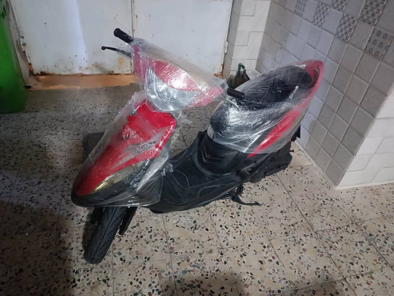 السلام عليكم ماكس عدله رمبه (باله)صار شهر من اشتريتها السعر مليون وتلثميه الدراجه ما مفتوحه وكفراتها بلاديات نفس الرمز رقمي *********** البصره -القبله
