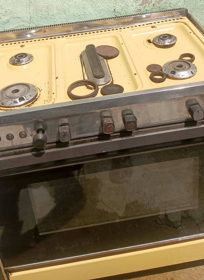 طباخ للبيع سعر مناسب 75 بمجال بالحسينيه سكلات رقم الموبايل ***********
