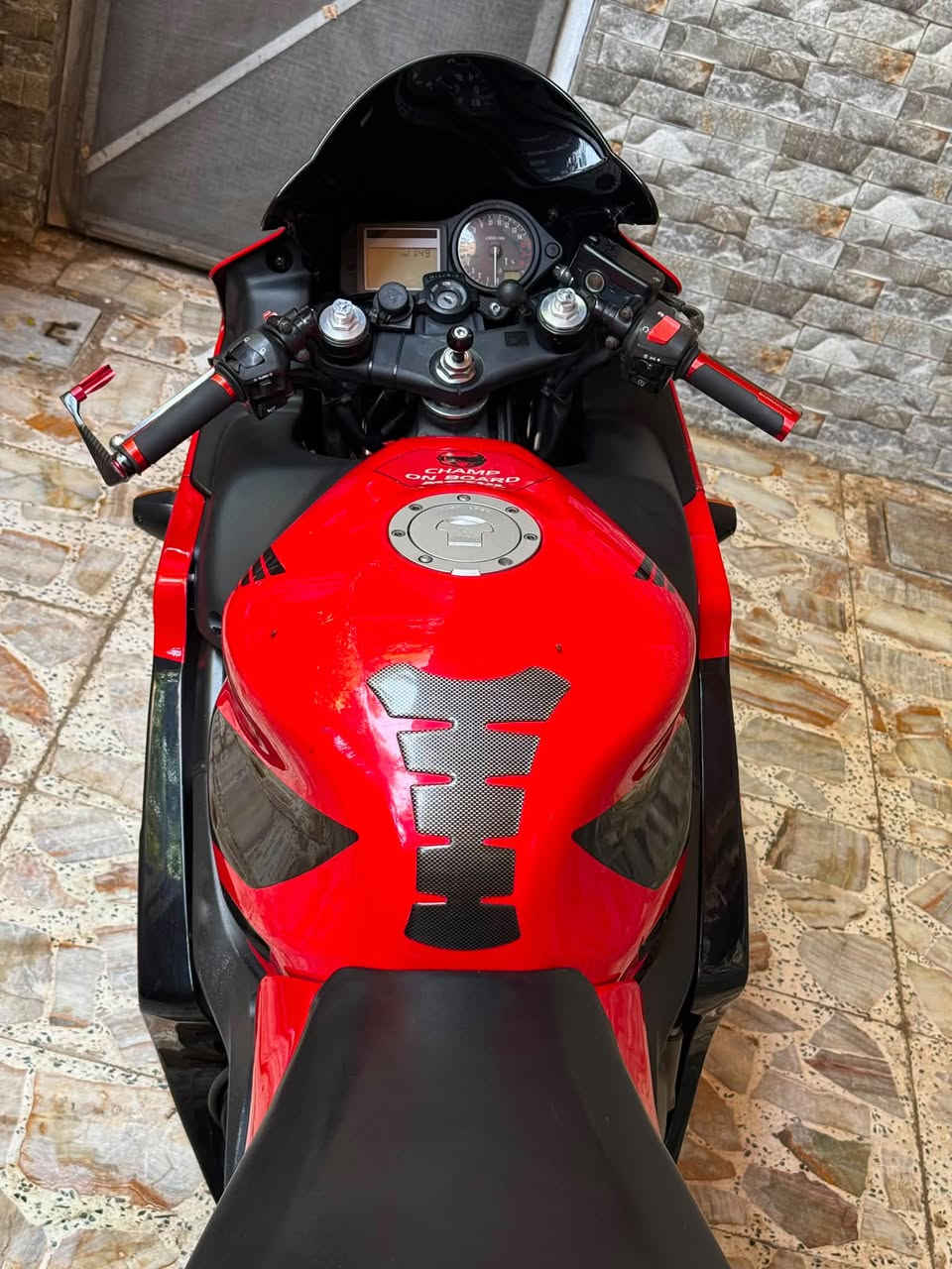 سلام عليكم كربلاء. F4i 600cc  بدون رقم جديد 
تلفون 📞 ***********
