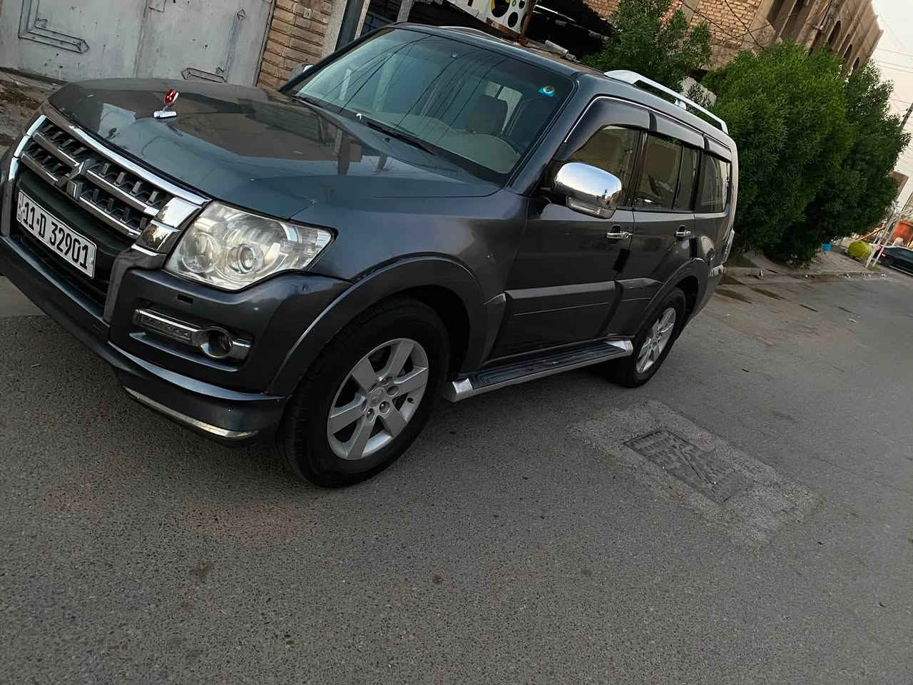 السلام عليكم
للبيع باجيرو حبتور موديل ٨ السياره ابلاديه فول مواصفات دمام فتحه مري شفط ٣ قطع تبريد شاشا كأمره خلفيه  محرك كير تبريد صدر مكفولات لايت زنون فور ويل السياره بيه قطعتين صبغ فقط اثر جراد بدون اي دواخل بسمي تحويل مباشر  السعر ١٠٣ بيه مجال الاتصال ***********

