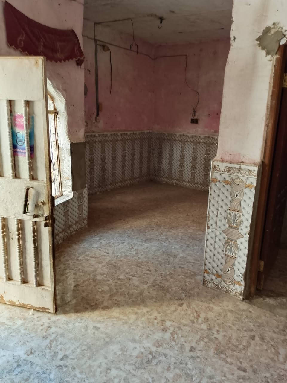 دارسكن للبيع المساحه 150 متر  حي النهضة خلف مدرسه الاكرمين الوجه مالته على ساحه طابو صرف
⚜️⚜️خدمات كامله 
⚜️⚜️تفاصيل البيت بناء عماده بس نظيف ارضيته برسلاين
⚜️غرفتي النوم 
⚜️استقبال 
⚜️صاله 
⚜️مطبخ 
⚜️حمام وصحيات 
⚜️طارمه 
⚜️البيت نظيف بس عوزه ترميم البيت جاهز للسكن فارغ

#السعره60مليون بيه مجال شراي بخير وتدلل 
——————————————-

#متابعة_الصفحة

#نستقبل_جميع_عروضكم

———————————————————

🔺#للاستفسار الاتصال ع الارقام

  

 

***********‬‏📲 

  او مراسله واتساب +964 770 986 0830 📲  

او زيارة مكتبنا متواجدين 3 الظهر إلى 8 مساء 

🔺مكتب نعيم البديري للاستثمار والتطوير العقاري 

🔺العنوان:-حي  النهضة مقابل جامع شاكر هندس
دارسكن للبيع المساحه 150 متر  حي النهضة خلف مدرسه الاكرمين الوجه مالته على ساحه طابو صرف
