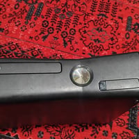 xbox 360 بۆ فرۆشتن 173 یاری تیایە و دوو ودەسکی لەگەڵە 07721058134