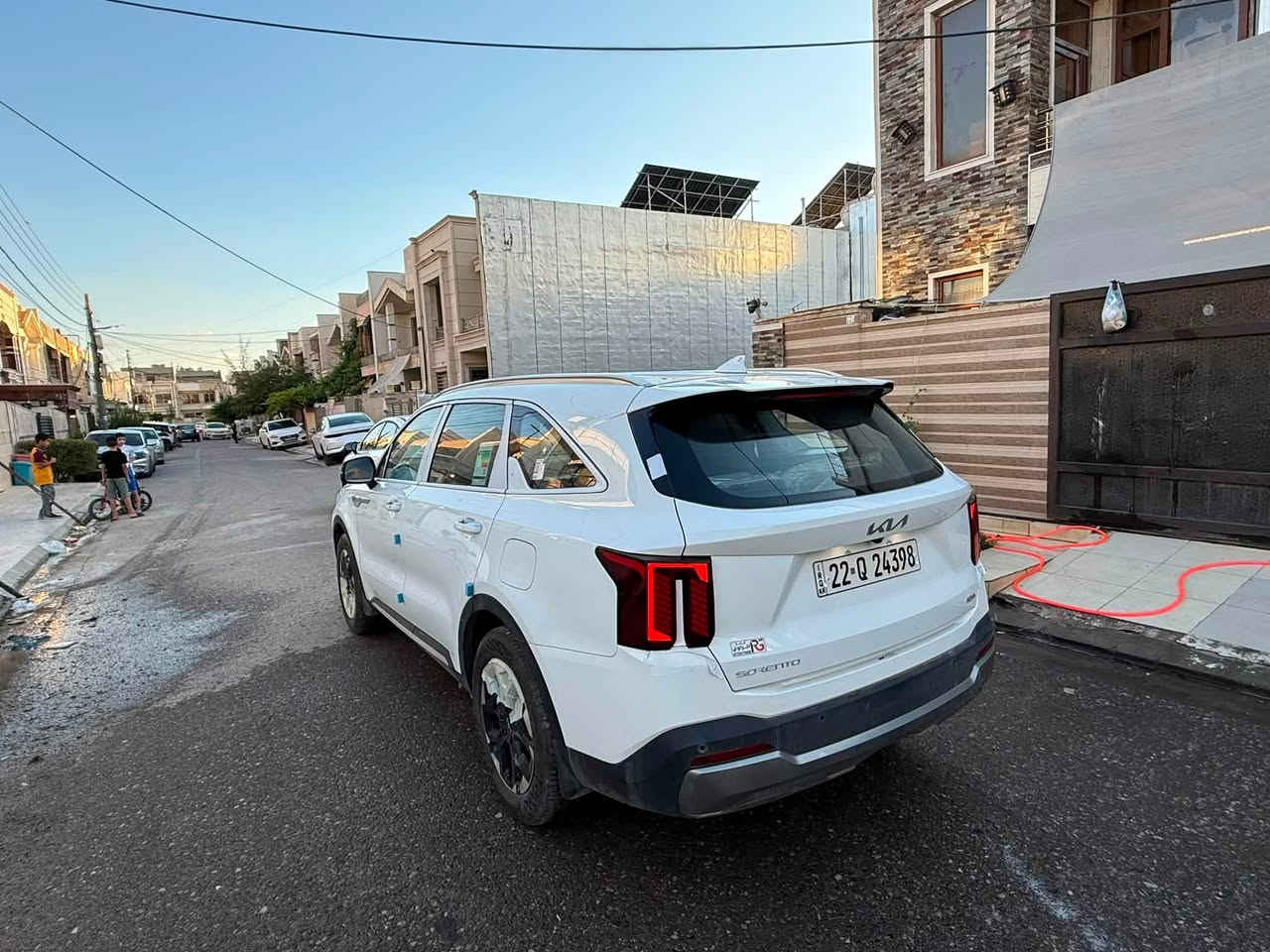 كيا سورنتو 2025 ماشية 5000 km محرك 4 سلندر 2500
السيارة اخذتهة من الشركة بيهة ضمان 5 سنوات 
غلفتهة بي بي اف وشديت الهة دوسات وغلفت الكشنات جلد الاصلي وارضيات حوضية 
رقم اربيل تحويل او وكالة مواصفاتهة معروفة تقريبا تجي فول ماعدا البونوراما والجلد 
مكان السيارة اربيل حالياً السعر 268 ورقة وبيهة مجال بسيط للشراي 
للاستفسار : ***********
