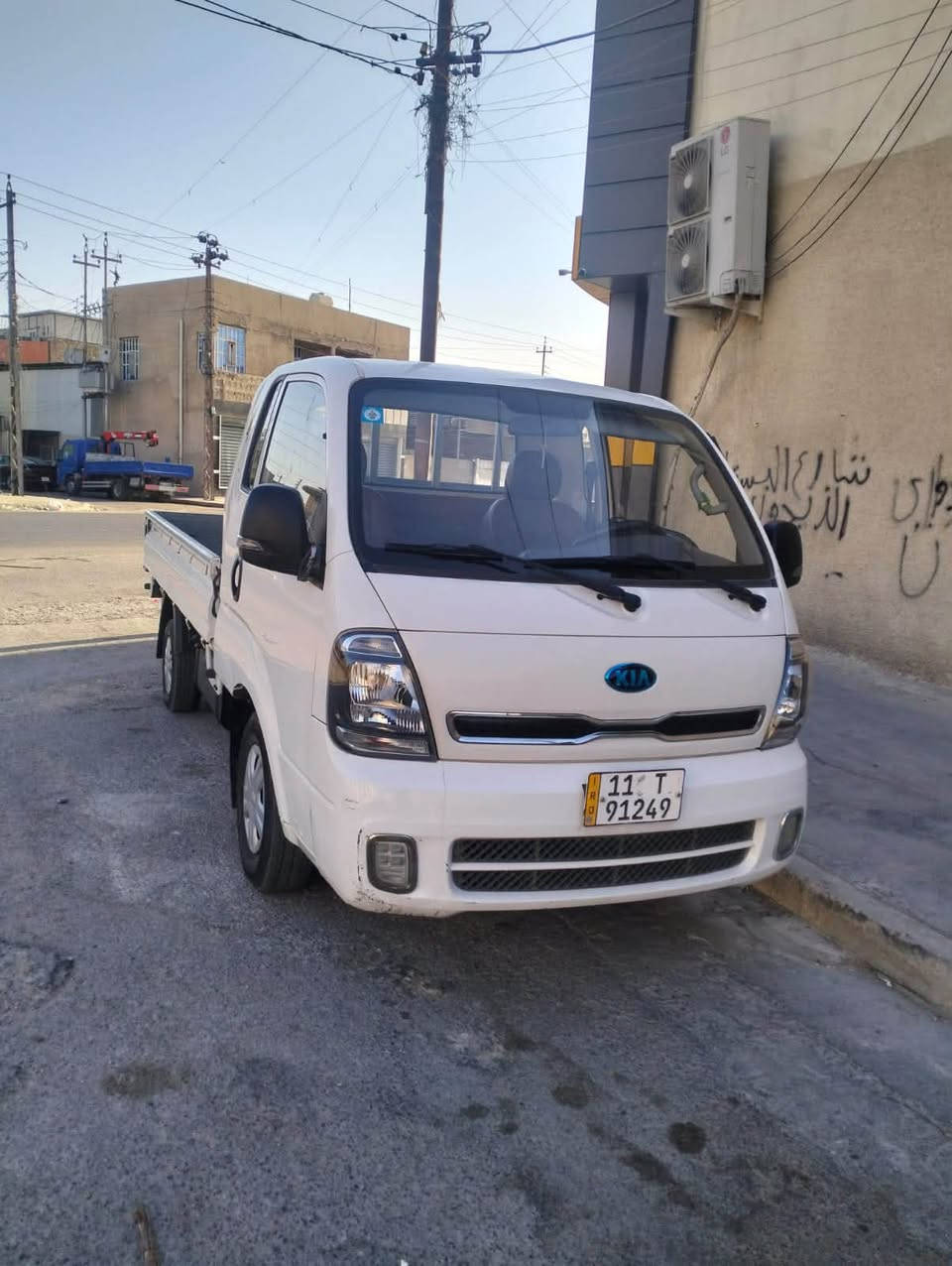 كيا حمل  موديل 21 مكينه 2700
كفاله السياره وب اسمي تحويل مباشر
رقمها بغداد ونكليزي 
وهذا رقمي 
***********
