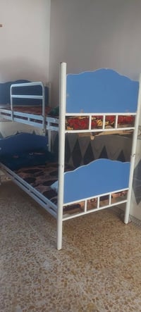 سرير • متاح