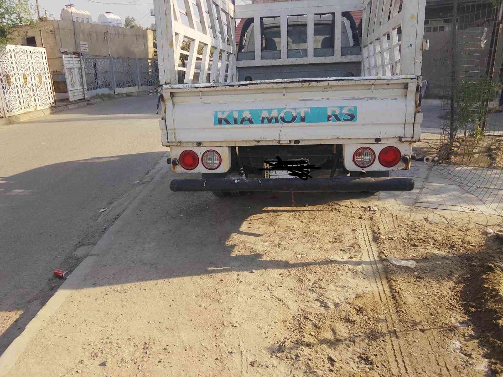 السلام عليكم 
كيا بنكو 2700نثيه
مديل 2015
محرك وكير وصدر مكفولات 
تخم تاير شادلها 
رقم مميز
السعر 108$
مكانها بغداد
مابيها لا ضربه ولا صبغ 
التواصل ***********
