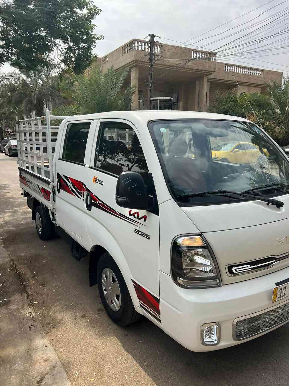 كيا بنكو 2025 | محرك 2700 ديزل
🔧 المواصفات:
• موديل 2025
• محرك 2700 ديزل
• 🚘 المشي: 24,000 كم فقط
• السيارة مكفولة وجاهزة
• ما بيها نص
• الكشنات جلد لون مشمشي 🧡
• الكشنات بعدها مغلفة بجيش الشركة واني مغلفها هي والارظيه 
• تحكم من الستيرن 🎛️
• شاشة CarPlay 📱
• كاميرا خلفية 📷
• حساسات خلفية
• سيارة نظيفة ومحافظة ومابيها نقص (بدون صبغ بدون ضربه على وضع الشركه استخدام بسيط ) 
📍 الموقع: بغداد – الدورة
السعر: 184وبيها مجال بسيط 
📞 للاستفسار:
***********
