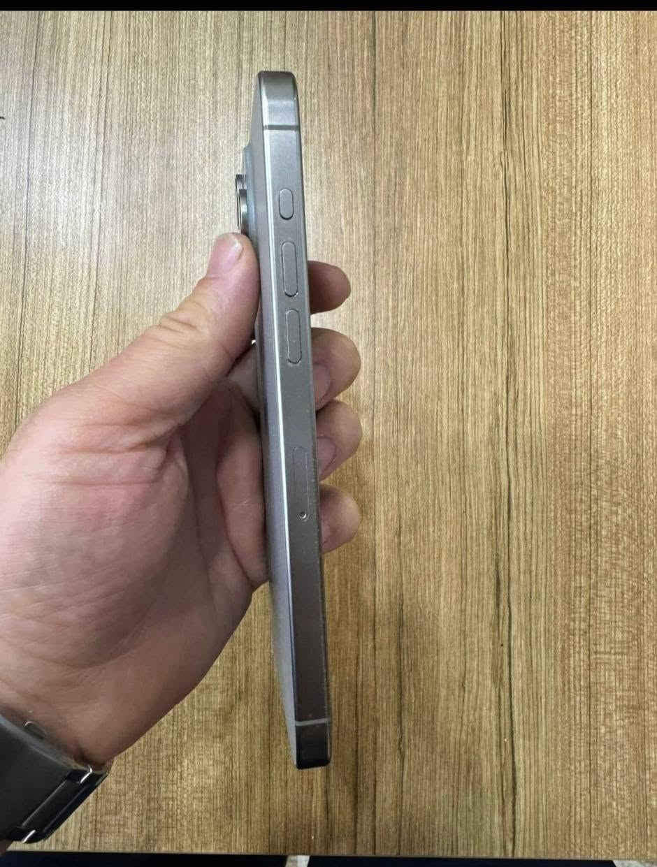 ١٥ بروماكس ZAA دبل سيم 
256  بطاريه 89 غراض كامل شخط واحد مابي 
شراي يجي خاص لو خابر رقم ***********
