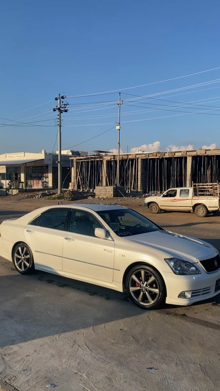 شاهینە ١٨٢ سپۆڕت 
بڕاوە بڕاوە 
٢٠٠٥
سەیارەکە نمونەیە لە جوانی بارکۆدی وەرگرتوە چوار تایەی تازەی لە ژێرە سوکان حەیزەران هندری بەسراوە کامل مەسرەف سێ دوگمەی ناو ڕەشە کوشن شامۆ 
سەقفی وەک شوشەیە بێ شوختوو بێ چاڵە سەقفو کەڤەر بەشەرت هەموو گیانی شەریکەیە زۆر پاک ماوەتەوە دەعموو لێدراوی نیە سحر ٥٣ قوفڵ بۆ مەعمەلە تەلەفون مەکە لەگەڵ ڕێزم 
شوێن ئاخجەلەر سەربە تەکێو چەمچەماڵ 
ژم. ***********
