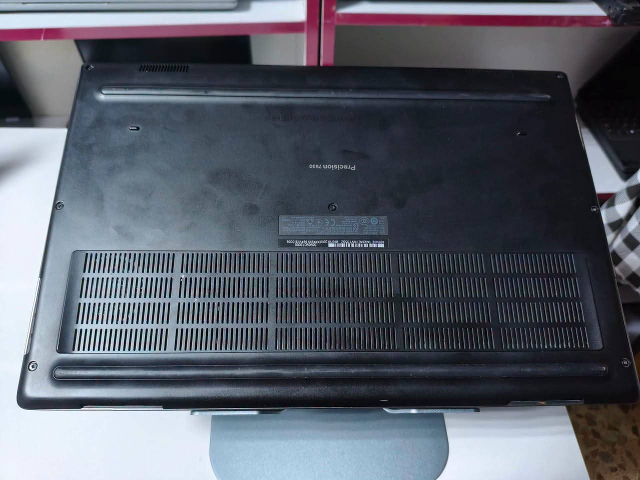 بكرت شاشة خارجي 6 كيكا وشاشة 4k المهندسين وجماعة المونتاج مو تردون دقه عاليه؟؟
Dell precision 7530
I7 8th H
16 GB  DDR4 
512 SSD (2*256) M.2

كرت خارجي انفيديا p3200 6G
كرت شاشه داخلي إنتل UHD Graphics 630 
حجم 15.6 
دقة شاشة فوركي 4K
كامل واصل شامل 630 الف

***********
