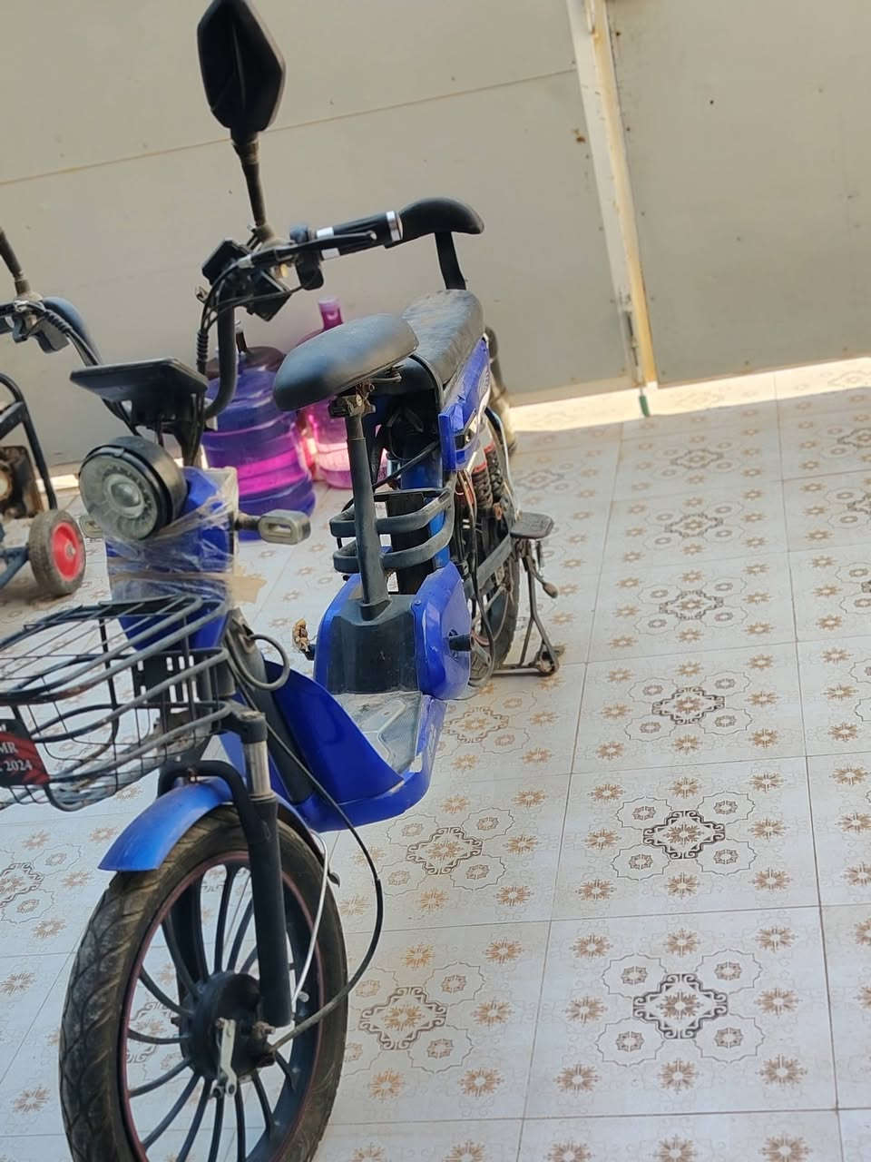 باسكل شحن للبيع كلشي شغال بي نقصة بطاريات السعر 100وبي مجال المكان ديالى بعقوبة التحرير متواجد واتساب فقط ***********

