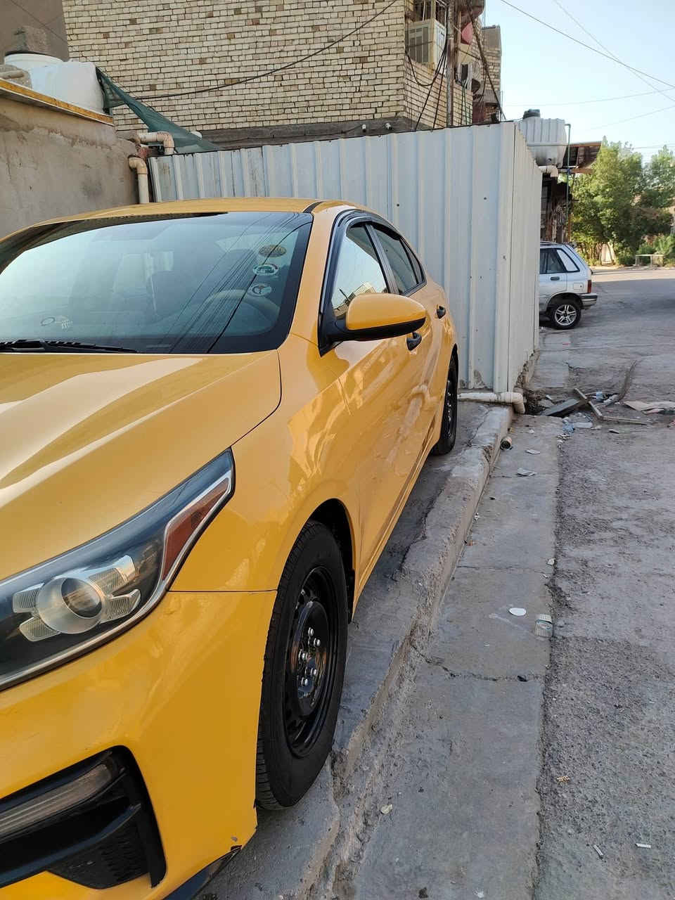 سلام عليكم اخوان كيا فورتي للبيع موديل 2019 وارد امريكي حادثهة جاملغ الخلفي عكس السايق رقم بغداد بأسمنا مشروع وطني كير ومحرك وتبريد وحدادية امامي وخلفي جديد تخم تاير مواصفات السيارة 
شاشة 
كامرة 
رادار 
حساسات 
تحديد سرعة 
تحديد مسار 
مكاني بغداد الكمالية رقم الهاتف *********** السعر 122 وبيها مجال
