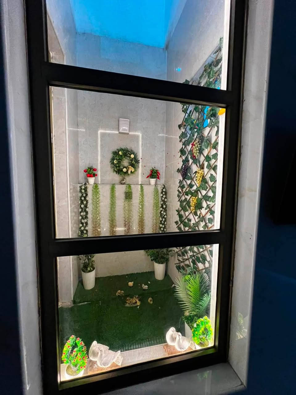 🚨 بيع مستعجل  دار حديثة للبيع 🚨
🏡 فرصة مميزة للجادين

دار سكني 3 طوابق، بناء حديث سنة 2025، بتصميم عصري وتشطيبات حديثة ومميزة.

✨ المواصفات:

* 🏘 3 طوابق بتصميم حديث.
* 
🏢* الطابق الاول استقبال مع مطبخ  حار بارد مع صاله مع غرفه منام مع   خدمات كامله 
* 
* 🚿 الطابق الثاني ول ثالث  نظام سويت: الطابق الثاني ٣ غرف  
 الطابق الثالث غرفه مع صاله  
* 🪨 ملاحضه الطابق الأرضي  (( مرمر ))
* ✨ الطابق الثاني والثالث  (( بورسلين ))
* 🏗️ بناء حديث سنة 2025.
* 💡 تجهيزات وتشطيبات عصرية.
* 🌟 تصميم راقي واستغلال ممتاز للمساحات.
* 🔑 مناسب للسكن العائلي أو الاستثمار.
* 📐 المساحة: 150 متر.

📍 الموقع: فلكة صباح الخياط، خلف مثلجات الملكة، في شارع هادئ ومميز.

💰 البيع مستعجل  والسعر قابل للتفاوض 

📞 للتواصل والاستفسار:
***********
***********

