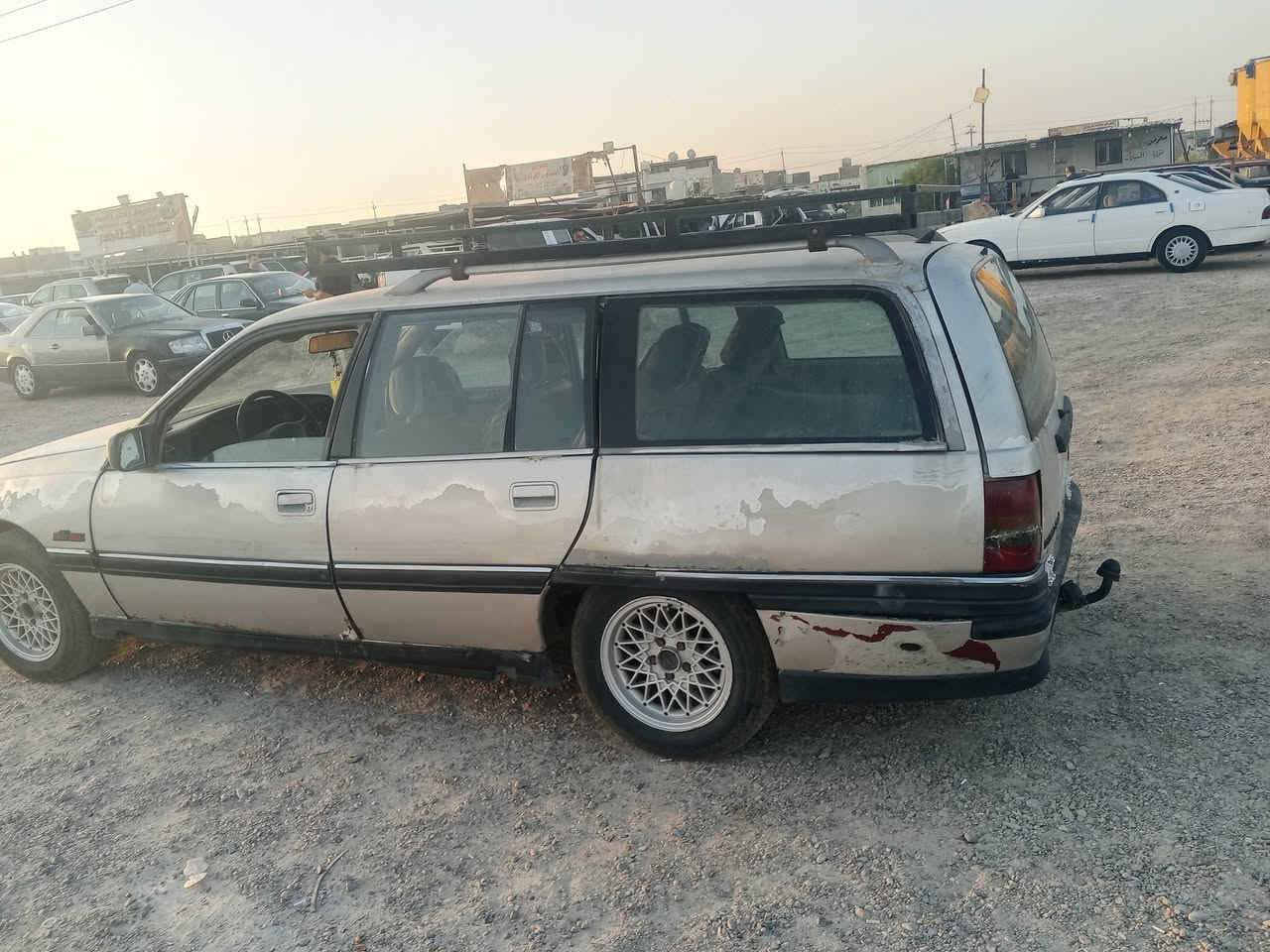 السلام عليكم سياره اوبل ستيشن موديل 91 كير ومحرك جدد تخم تاير جديد السعر 16 وبيها مجال بيع أو مراوس حسب القناعه العنوان الانبار الرمادي التأميم رقم الهاتف *********** غير متواجد عل الفيس بوك

