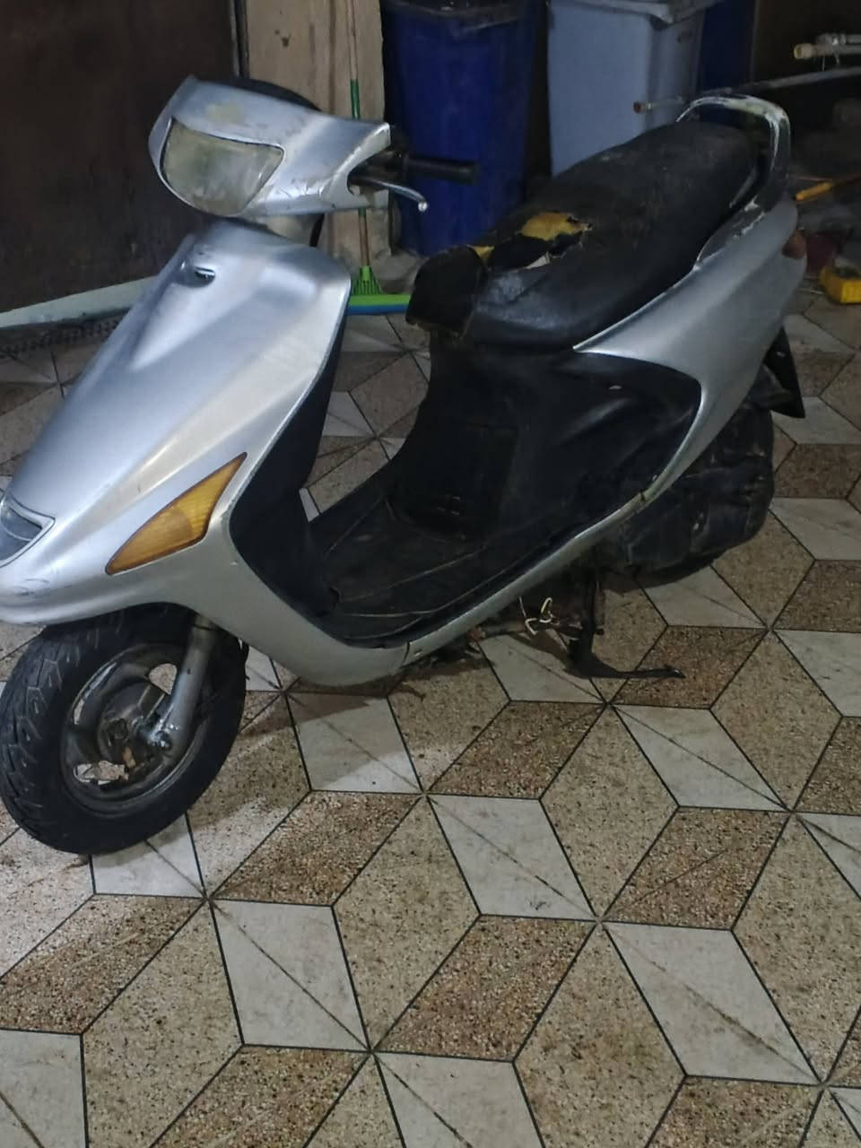 السلام عليكم دراجه للبيع سعر 350 شغاله سلف هندر كهربائيات شغاله مكان ديوانيه مركز‏‪***********‬‏
