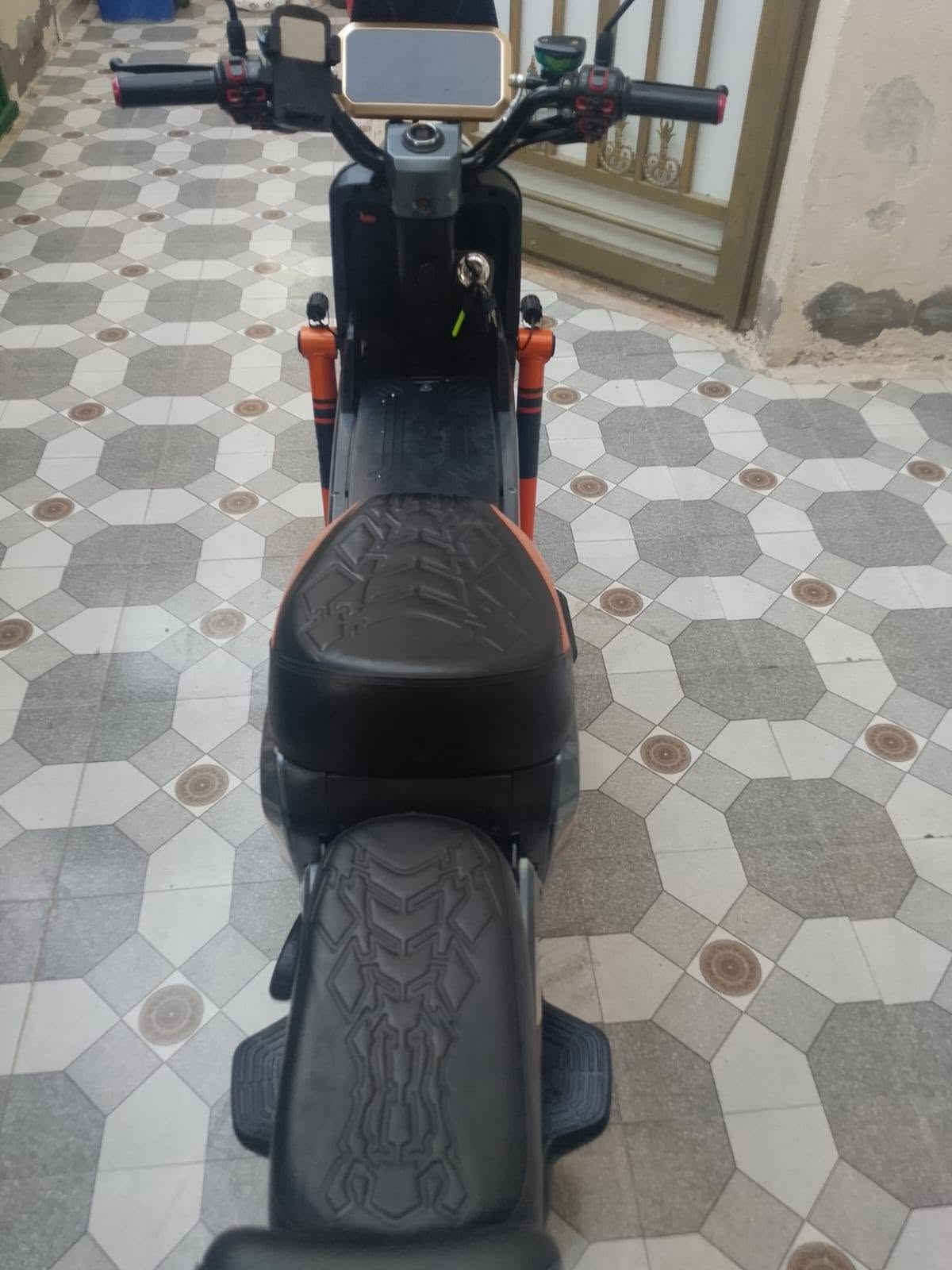 سلام عليكم دراجه X900 للبيع في البصره
مواصفات :
✅ 5 بطارات ونلي جدد شرط الفحص 
✅ نشره جانبيه و خلفيه و امامي
✅ملف 2000
✅بلوتوث سماعه 
✅مثبت سرعه 
✅صندوك وسطي كبير 
دراجه كفاله عامه شرط الفحص 
السعرر( 425) (قفللل)
ماكو هييج سعر تعال لحك عليها (بصره شط العرب)
(***********)
