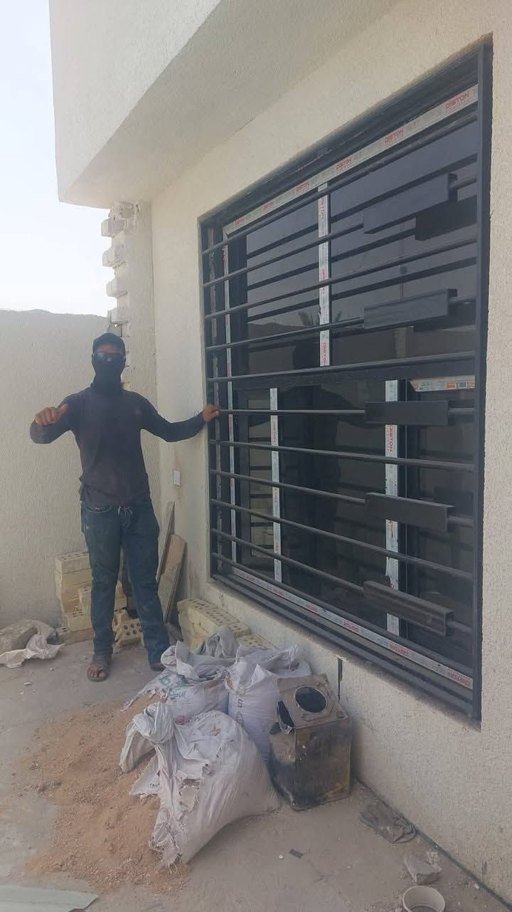 حداده عامه كربلاء *********** /*********** 
حداد 🛠متنقل🛠 داخل🪟 كربلاء🛠 بيبان 🚪شبابيك🪟 محجرات🛠 قمريات 🛠وغيرها كل🛠 مايخص🛠 الحداده ((🛑اتقان العمال بحسن صوره 🛑)) 
______________________________________
